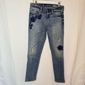 Gap Women's Blue Flower Embroidered Jeans Size 26